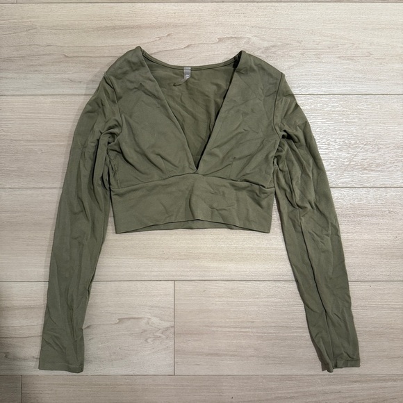 ANWND Croped Green top long sleeve Crop Yoga Athletics Womens Size Medium Large - Picture 1 of 6